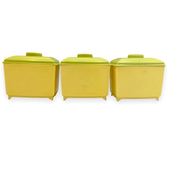 Vintage Baby Nursery Plastic Footed Organizing Jars Pale Yellow Green Lids - Picture 4 of 16